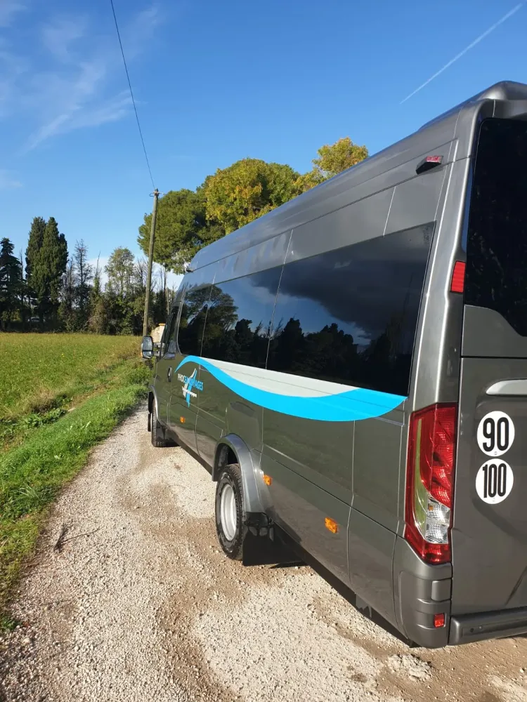 iveco-daily-tourys-arriere-gauche